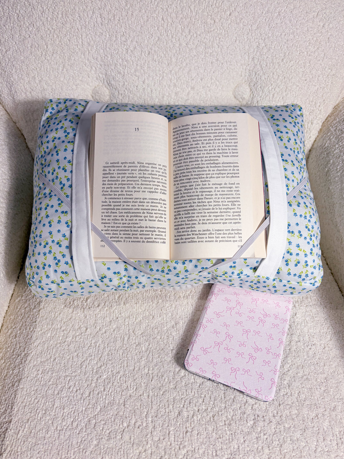 Coussin de lecture | Fleurs bleues vintages