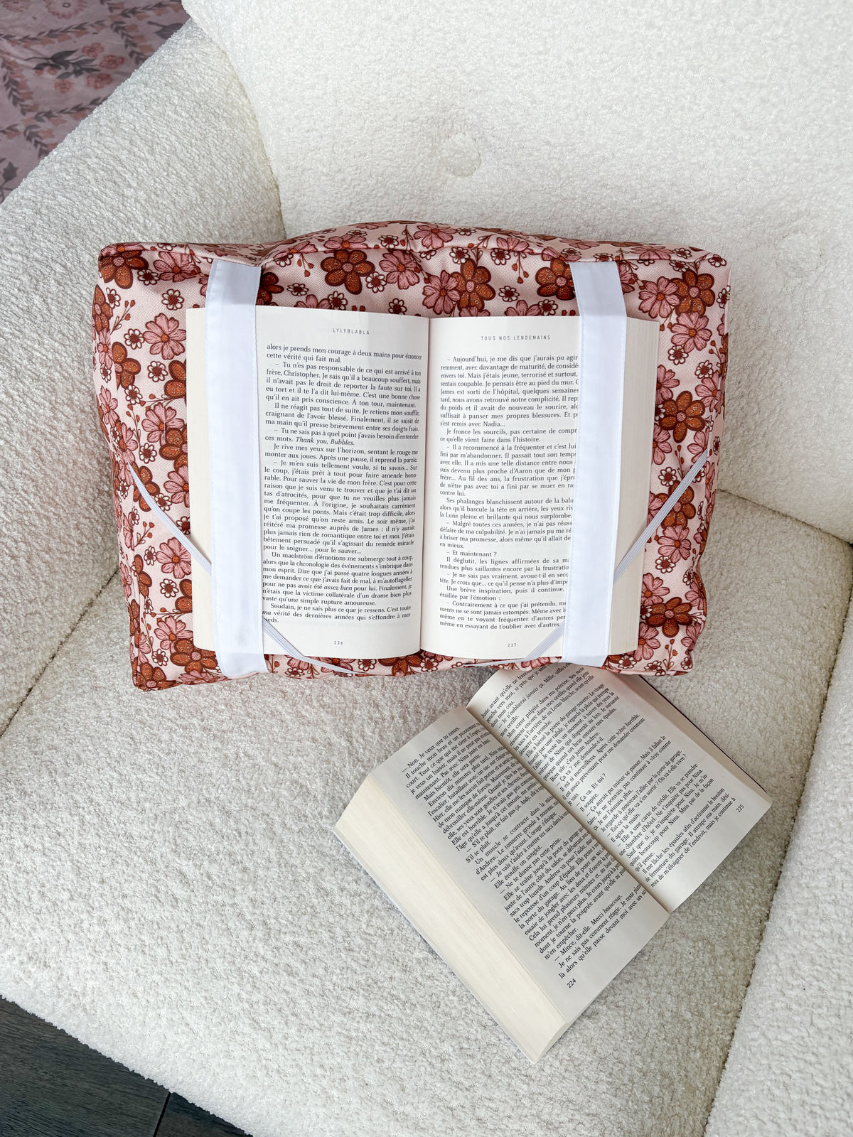 Coussin de lecture | Fleurs brunes