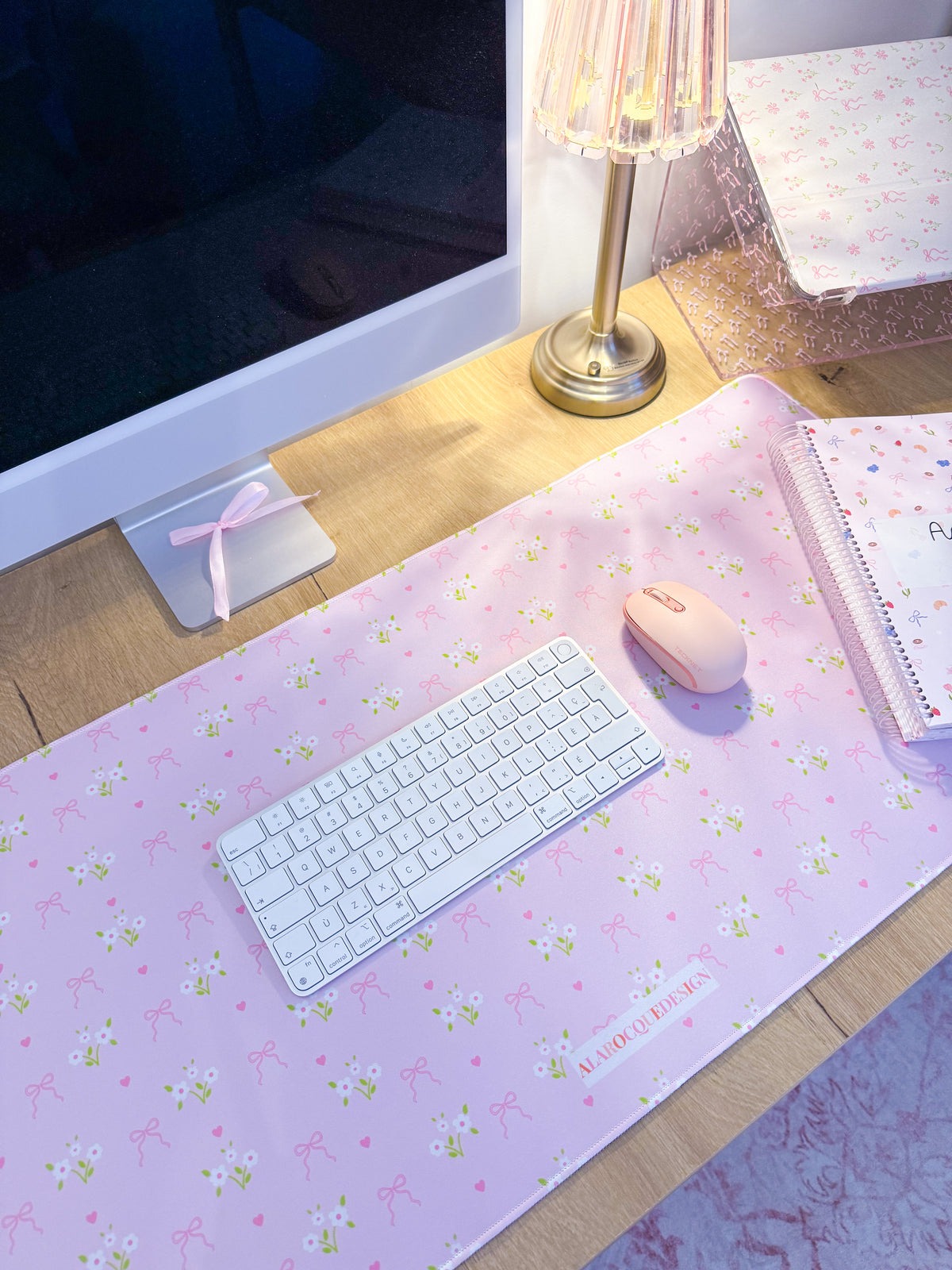 Tapis de bureau | Bouquets de marguerites et cœurs
