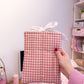 Pochette à livre ou liseuse | Quadrillé rouge