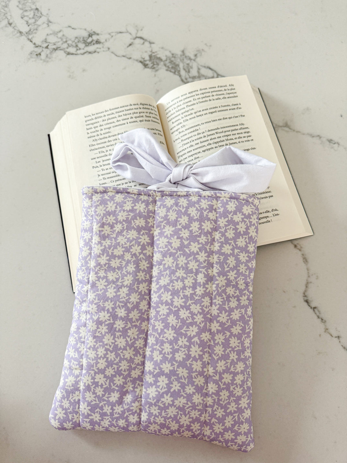 Pochette à livre ou liseuse | Mauve et marguerites